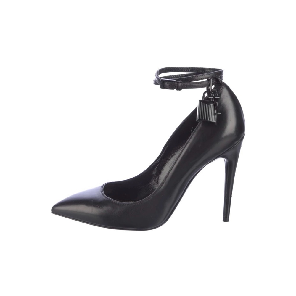 Tom Ford Black Leather Pumps w/Black Padlock NWT 38/8 Beautiful Italian Tom Ford